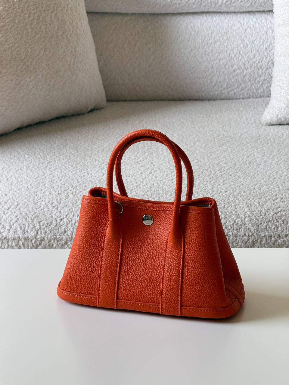 Hermes garden party 
💕master quality😍with box❤️
18 CM 340 dhs🪙🌨️
24 Cm 340 dhs🪙🌨️
30 CM 380 dhs🪙🌨️

Zain52
♥️♥️♥️