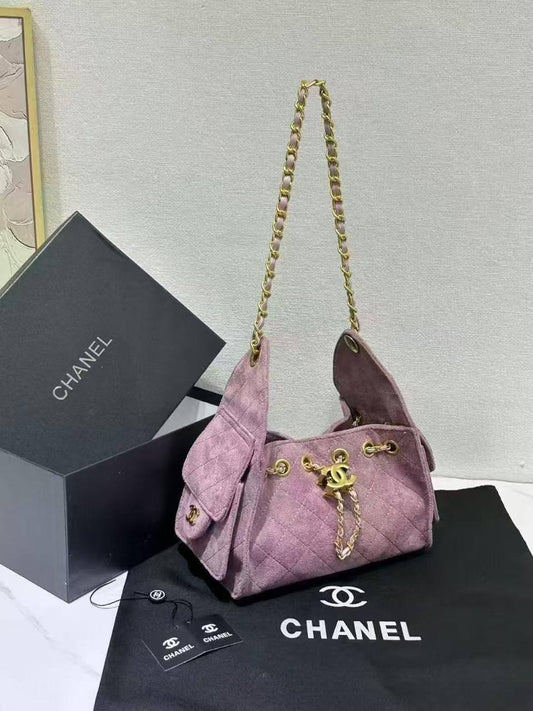 🌟 Chanel Suede
1️⃣ Finish Quality +🎁
Size: 20 * 23 cm
110 dhs🪙🌨️
with box 🎁

Zain115
♥️♥️♥️