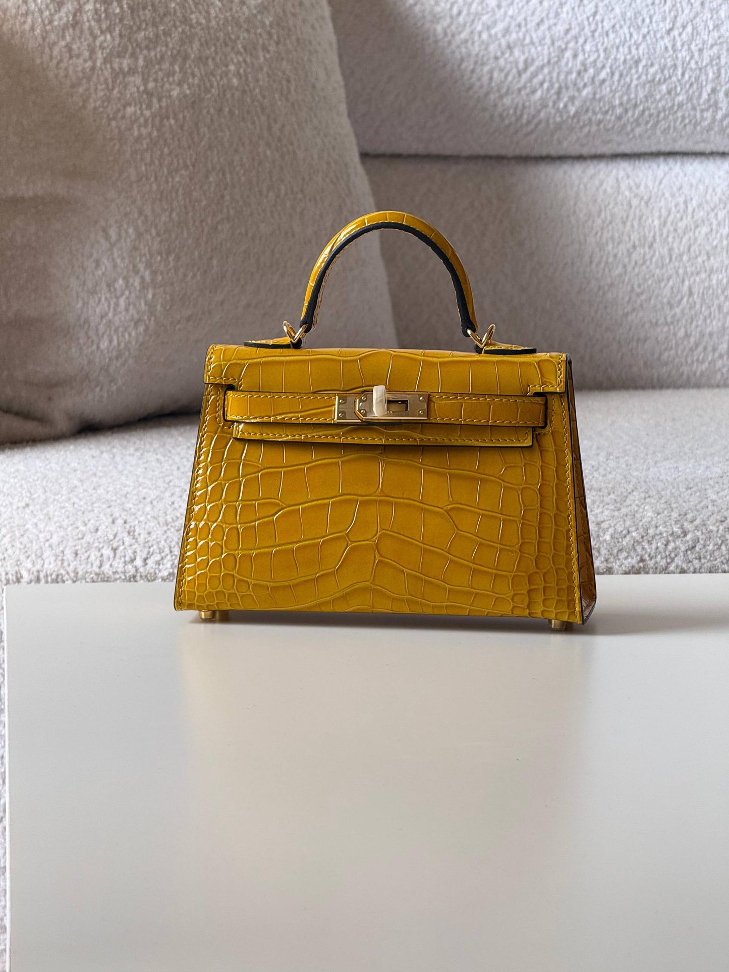Hermes

minikelly 19cm💕

master quality😍

with box❤️
🎁🎁🎁

550 dhs❣️

Zain52
♥️♥️♥️