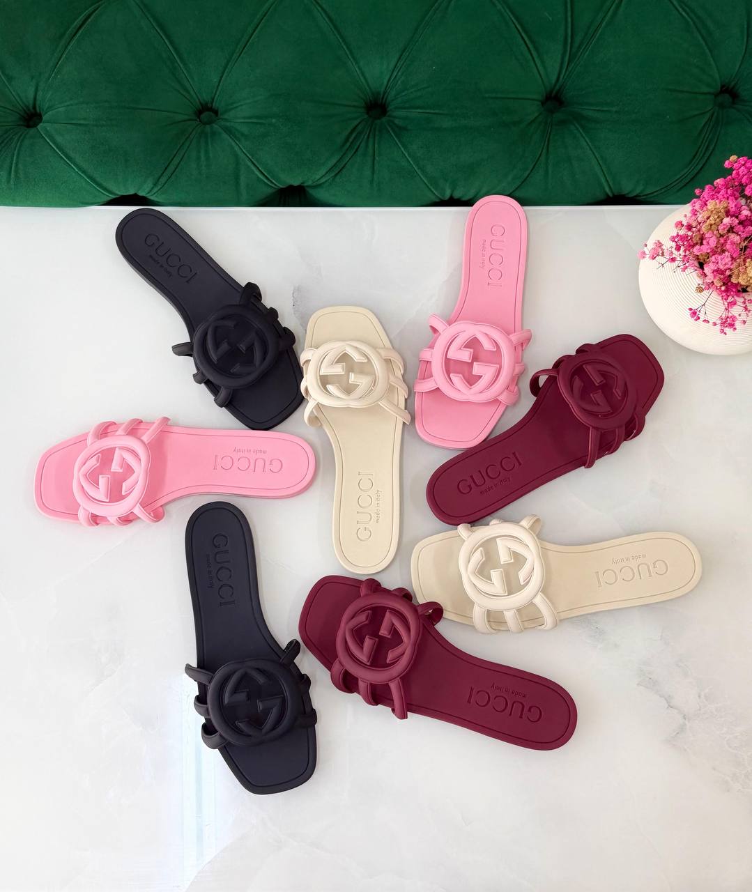 NEW Gucci
Vip quality
Size 36 to 41
400 dhs💓

Zain113
♥️♥️♥️