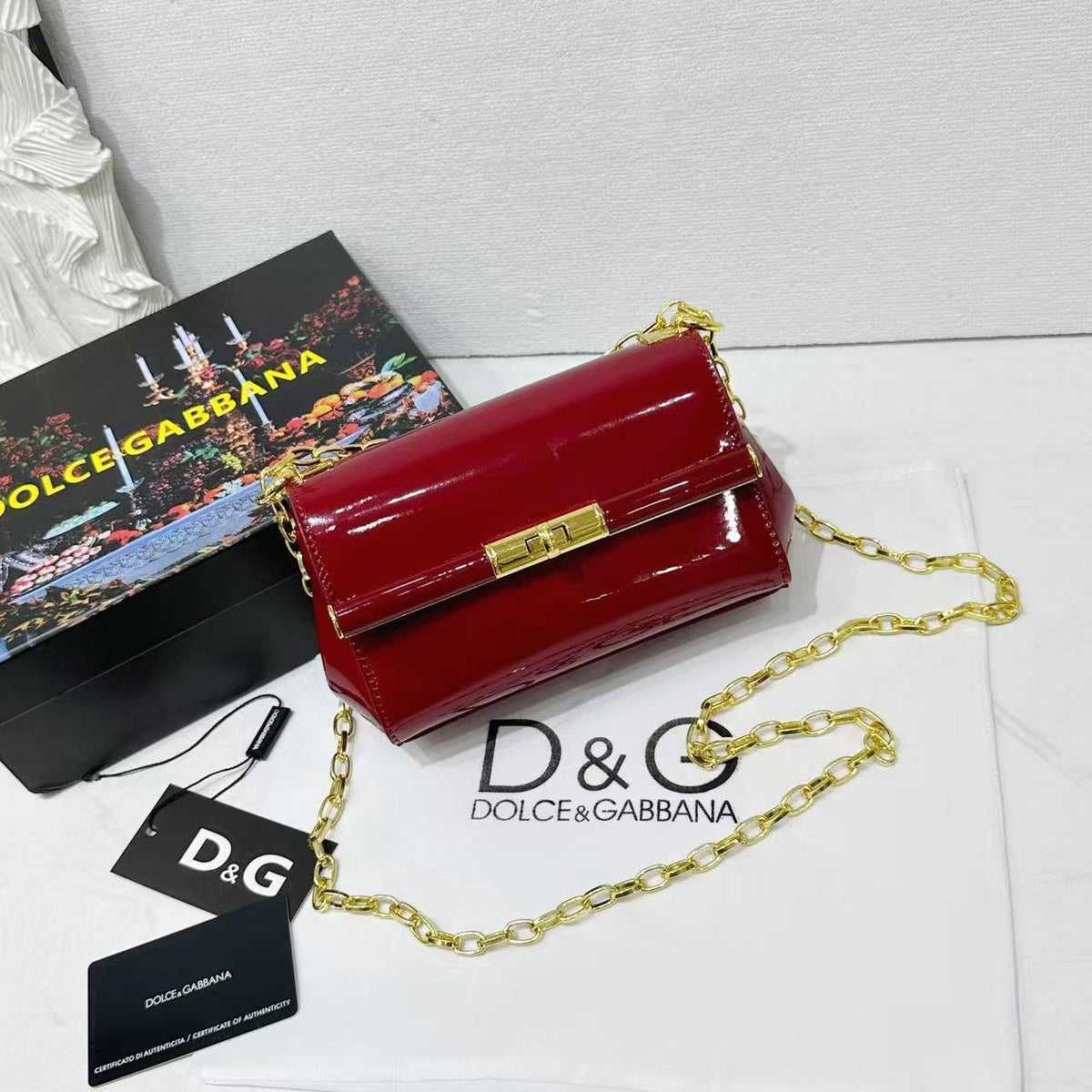 D&G

best quality 
with box

100 dhs🇦🇪🇦🇪
size18CM

Zain290
♥️♥️♥️
