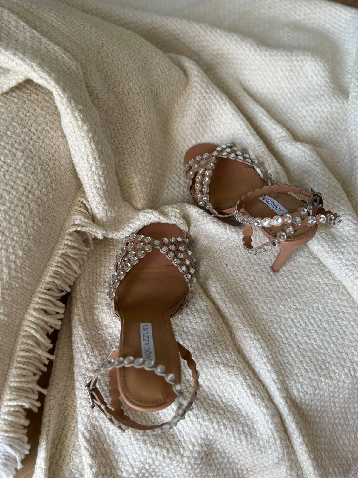 AQUAZZURA 

36 to 41

430 dhs🇦🇪🇦🇪🇦🇪

Zain288
♥️♥️♥️