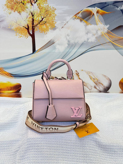LV

Best quality 

with box

115 dhs🇦🇪🇦🇪

size 21CM

Zain290
♥️♥️♥️