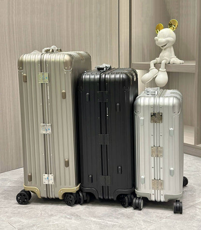 Rimowa
Super Master quality 

Small 790 dhs

Medium 890 dhs

Large 990 dhs 

Zain250
♥️♥️♥️