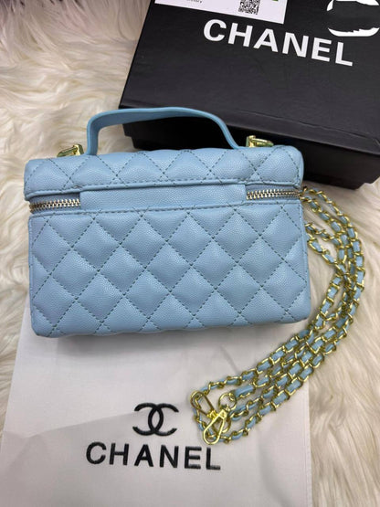 🌸 Chanel LP 
1️⃣ First quality +🎁
Size :  19 * 13  cm
80 dhs❣️

with box 🎁

Zain115
♥️♥️♥️
