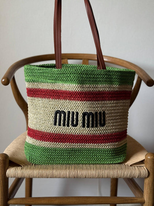 MIU MIU
32cm
310 dhs❣️
Top quality

Zain167
♥️♥️♥️