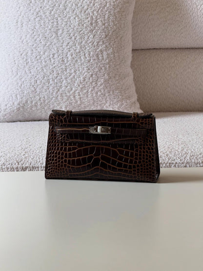 Hermes pochette 21cm 💕master quality😍with box❤️
550 dhs🪙🌨️

Zain52
♥️♥️♥️