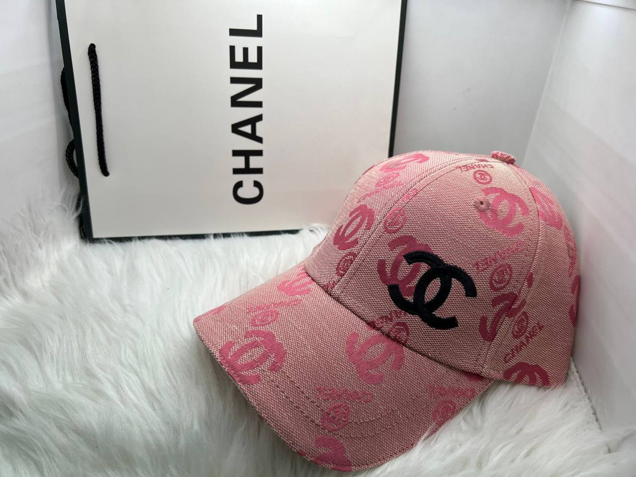 Caps
55 dhs✅
high quality

Zain182
♥️♥️♥️