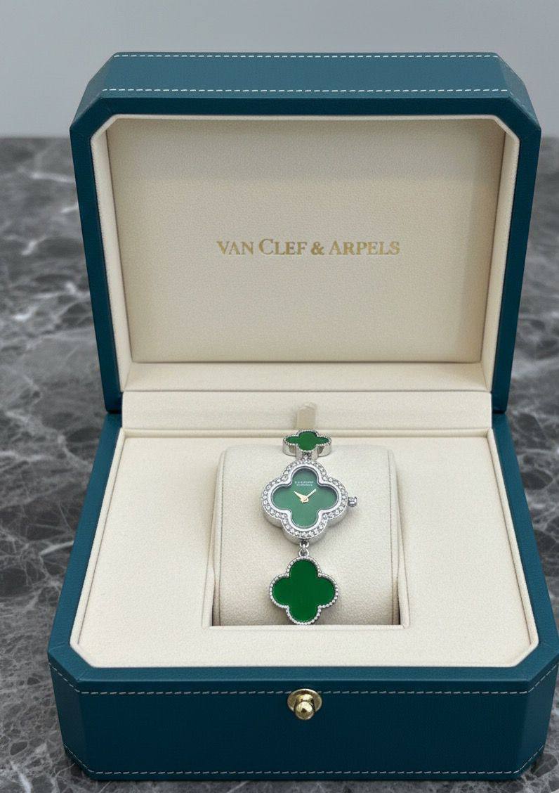VAN CLEEF&ARPELS🆕 LADIES 
GOOD QUALITY 💯
60 dhs🪙💚

Zain133
♥️♥️♥️