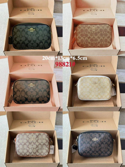 COACH 
HIGH QUALITY 
WITH BOX 

90 dhs💓

Zain17
♥️♥️♥️
