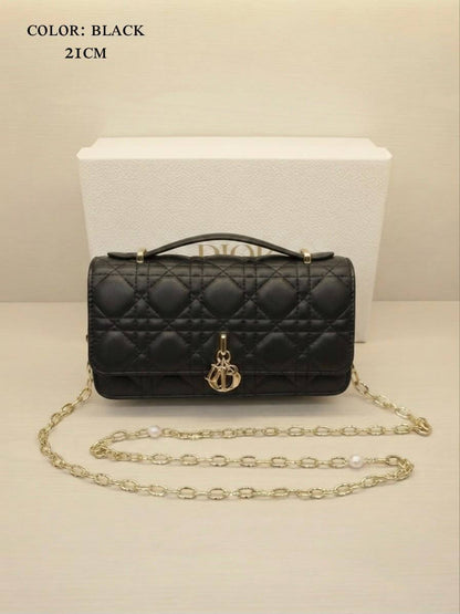 Dior
ᴛᴏᴘ ʜᴀɴᴅʟᴇ/ ɢᴏʟᴅᴇɴ ᴄʜᴀɪɴ
ᴡɪᴛʜʙᴏx
ʟᴀᴍʙsᴋɪɴ ᴍᴀᴛᴇʀɪᴀʟ
sɪᴢᴇ:𝟐𝟏ᴄᴍ
110 dhs🇦🇪🇦🇪

Zain56
♥️♥️♥️