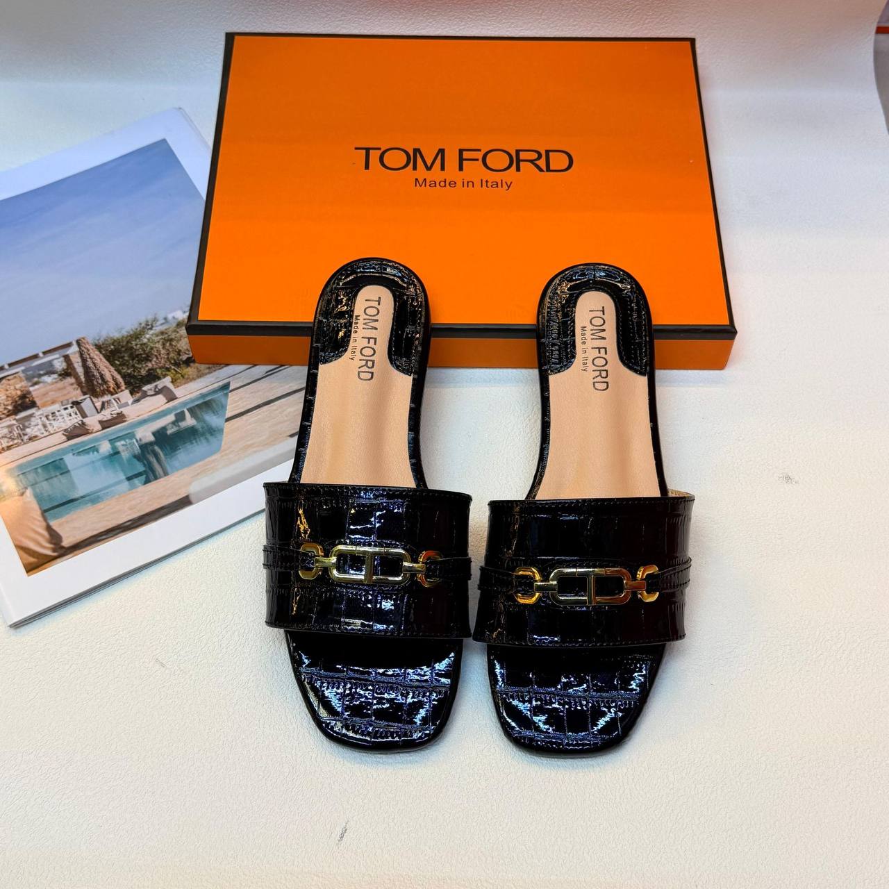 Tom Ford
Size 36 to 41
75 dhs🇦🇪

Zain236
♥️♥️♥️