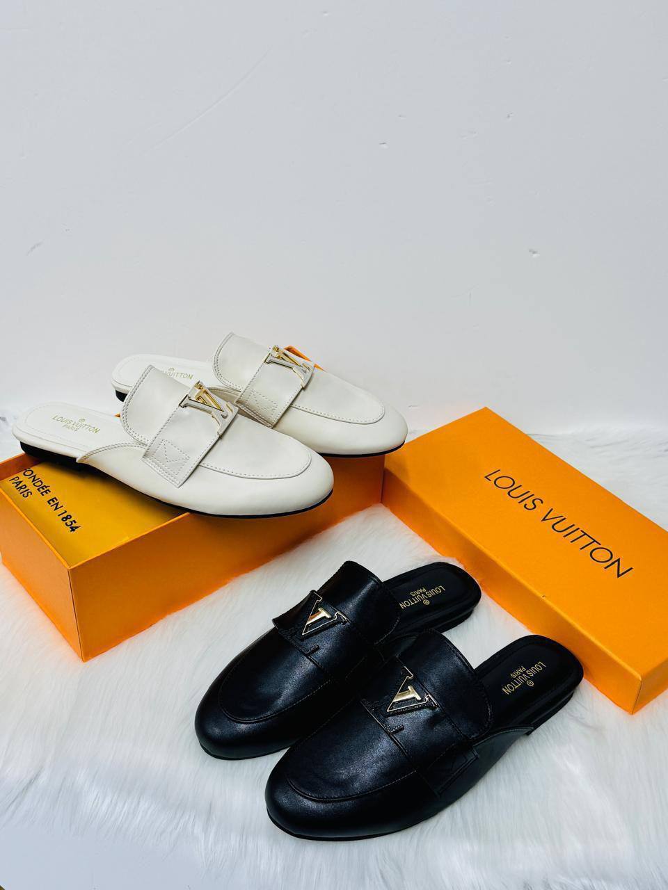 LV 

Size 36-41

105 dhs✅

Zain21
♥️♥️♥️