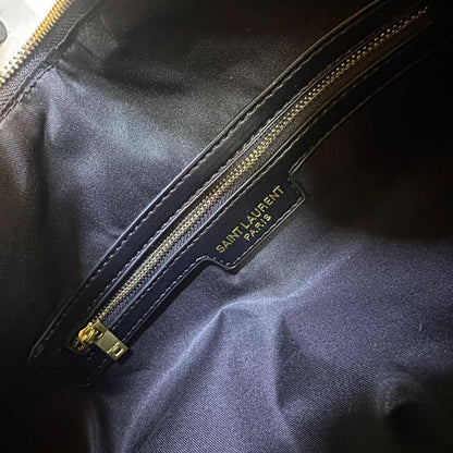 YSL 
COPY ONE 

NEW CAME 

BIG SIZE 

135 dhs🇦🇪🇦🇪

Zain295 
♥️♥️♥️