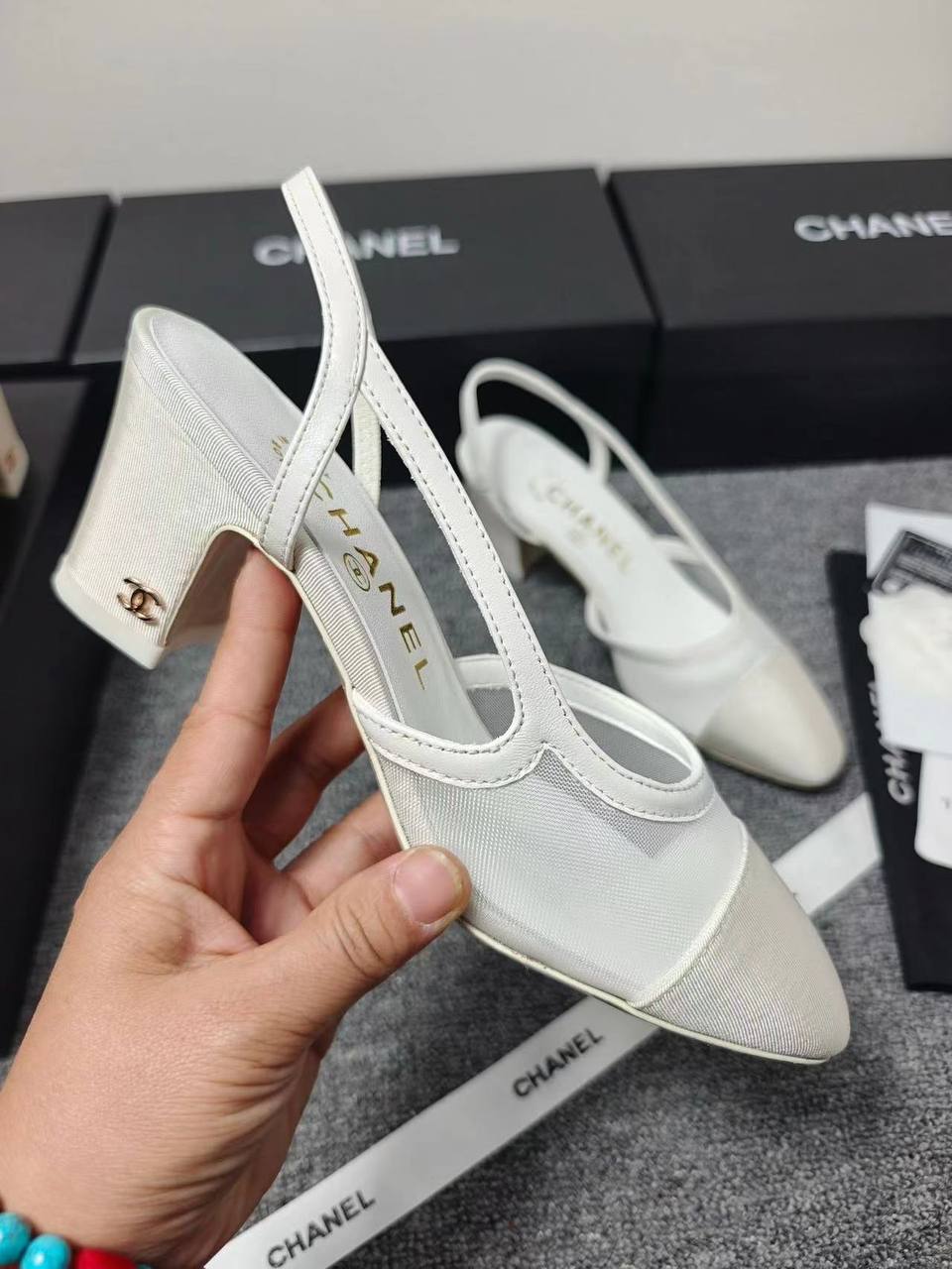 Chanel 
High quality🤗
SIZE  ……… 36-42🥳
340 dhs✅

Zain119
♥️♥️♥️