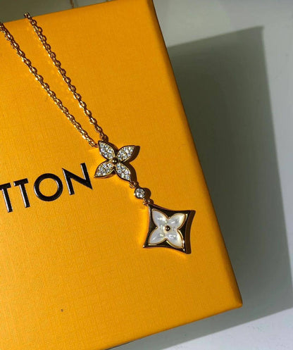 LV
Full set 
Master💕
95 dhs🪙💕

Zain263
♥️♥️♥️