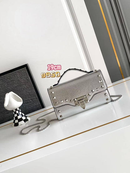 Valentino 
Master🌺🌺
240 dhs💓💓

Zain153
♥️♥️♥️