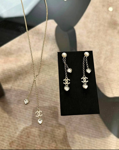 CHANEL 
Necklace 😍
Earring 🦋
Master quality 💯
With normal boxes 🗃️ 
100 dhs🇦🇪🇦🇪

With master box 📦 
120 dhs🇦🇪🇦🇪

Zain216
♥️♥️♥️