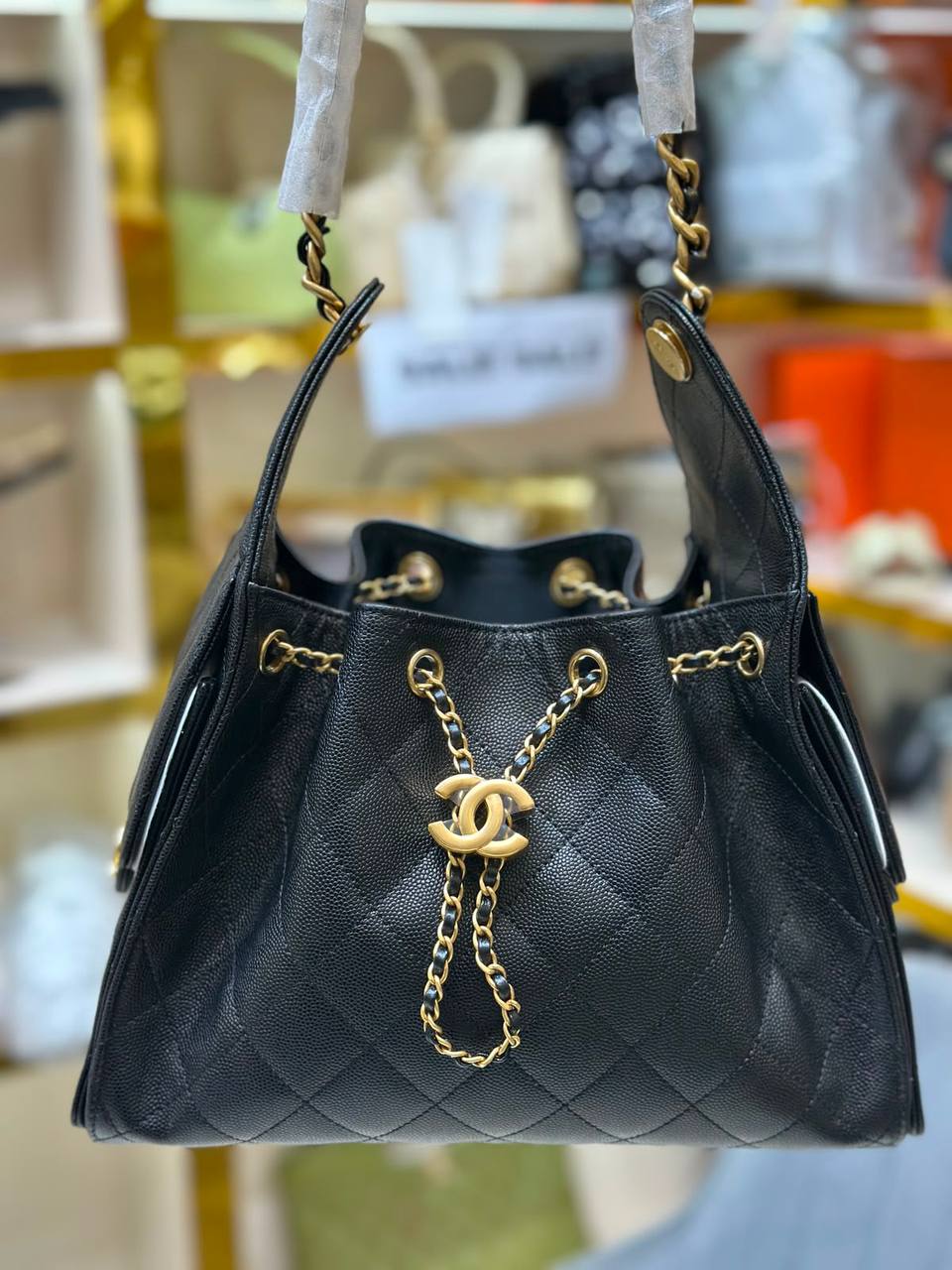 New Arrival❤️🥀
Chanel 25 bag is crafted from dark brown quilted caviar calfskin leather and accented with aged gold-tone hardware❤️❤️🥀
Italian leather💯💯
For Price 👇 WhatsApp✅
0568585901 
0507557372
0552275751 Owner Zain 👌

Zain71
♥️♥️♥️