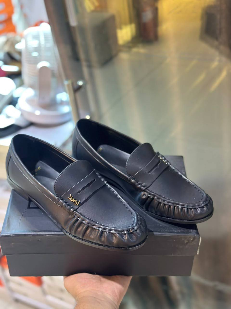 Ysl 

Size 40 to 46 

150 dhs🇦🇪🇦🇪

Zain146
♥️♥️♥️