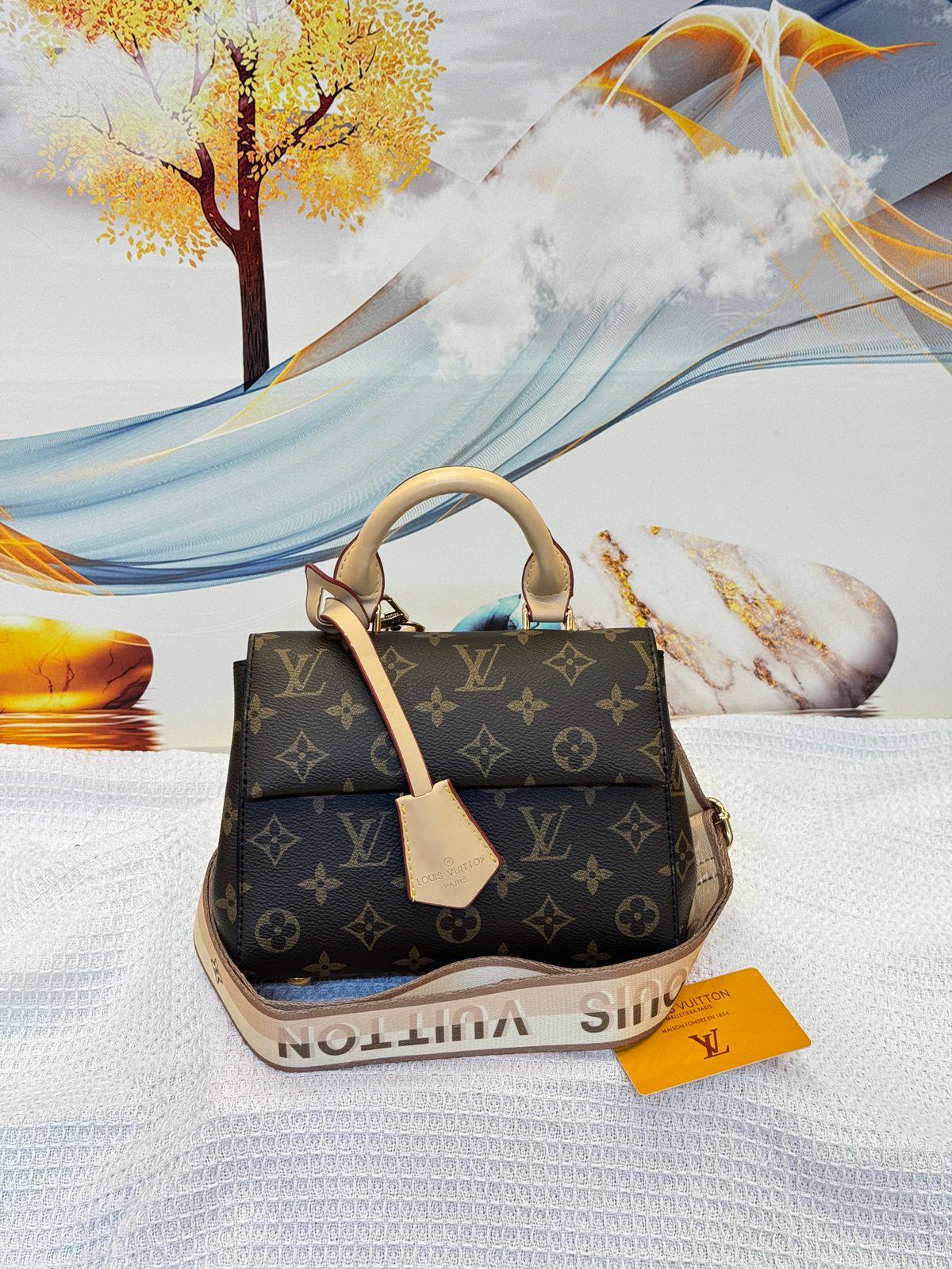 LV

Best quality 

with box

115 dhs🇦🇪🇦🇪

size 21CM

Zain290
♥️♥️♥️