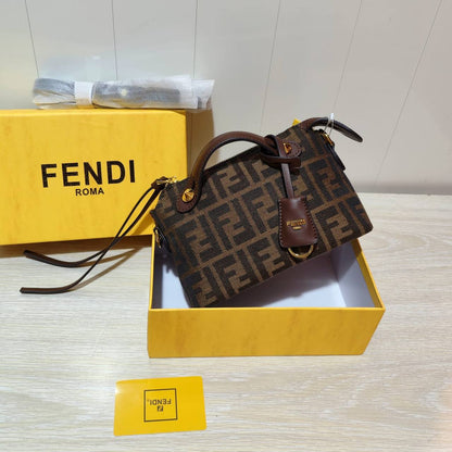LV
90 dhs✅
high quality 

With box
🎁🎁🎁

Zain26
♥️♥️♥️
