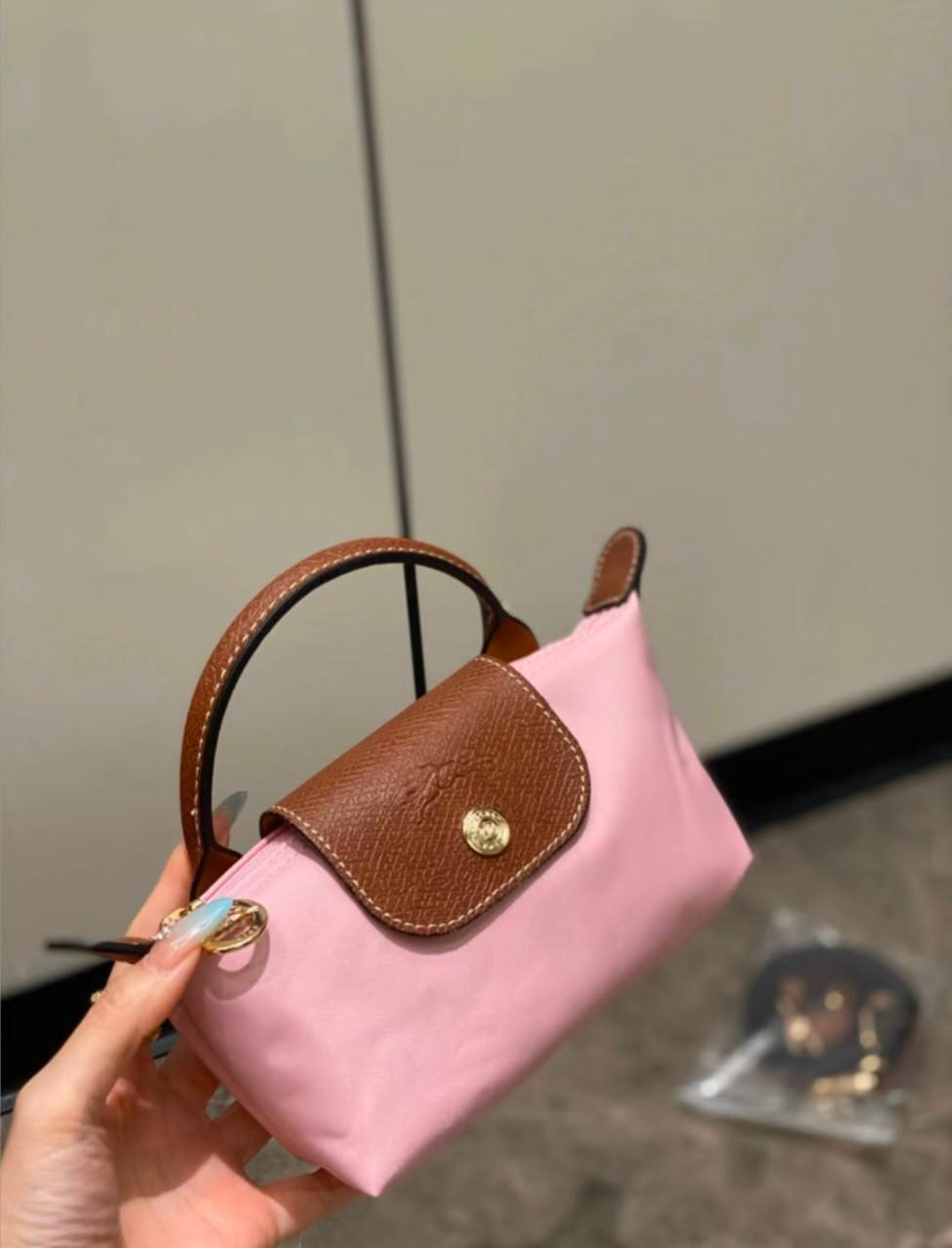 Long Champ
50 dhs🇦🇪🇦🇪
size 20cm

Zain41
♥️♥️♥️