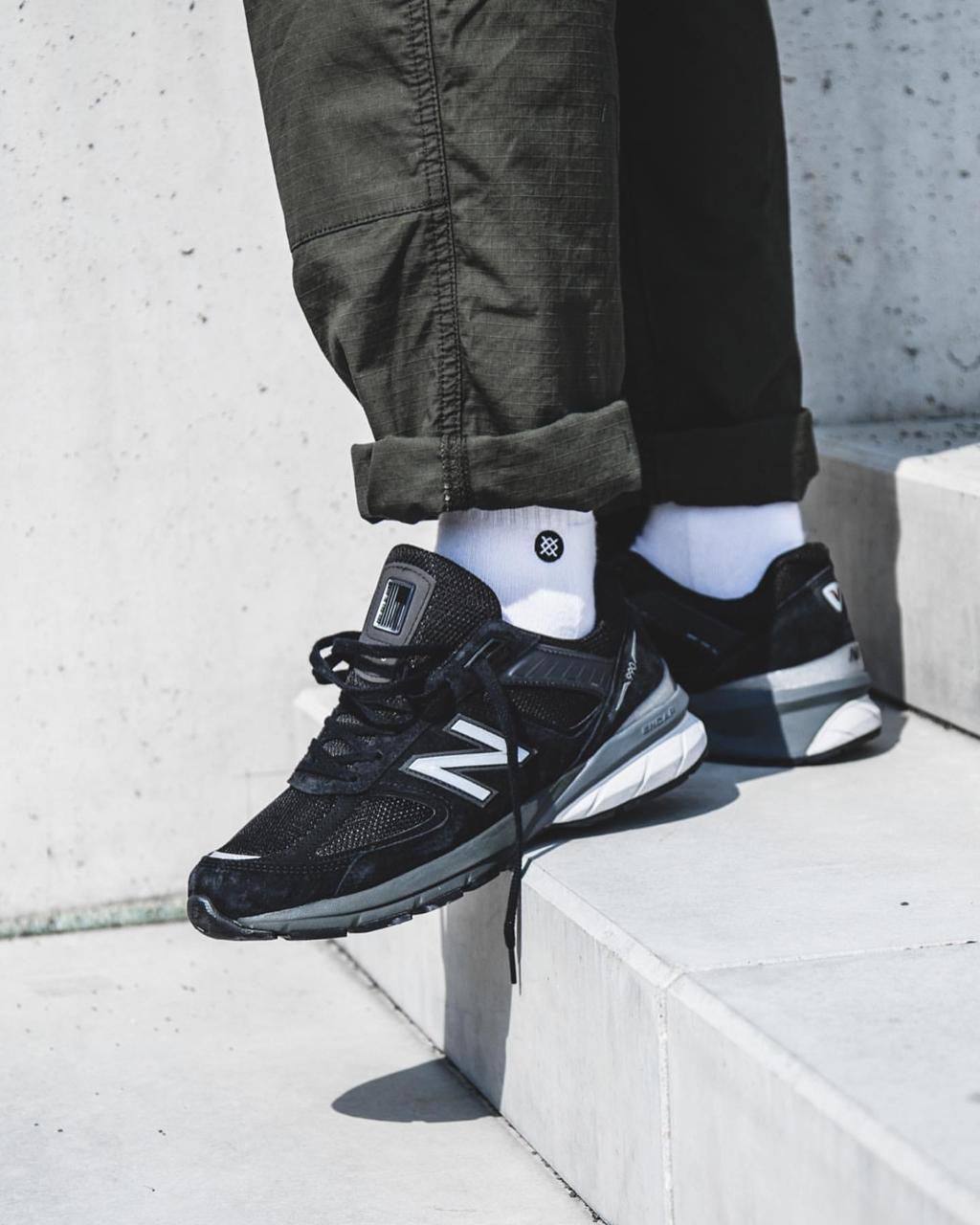 New Balance 990v5 black ，
Size 36-45 ，
240 dhs🪙🌨️

Zain18
♥️♥️♥️