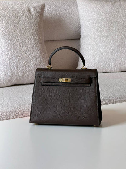 Hermes
kelly 25cm💥Master quality ✅with box📦
380 dhs✅

Zain51
♥️♥️♥️