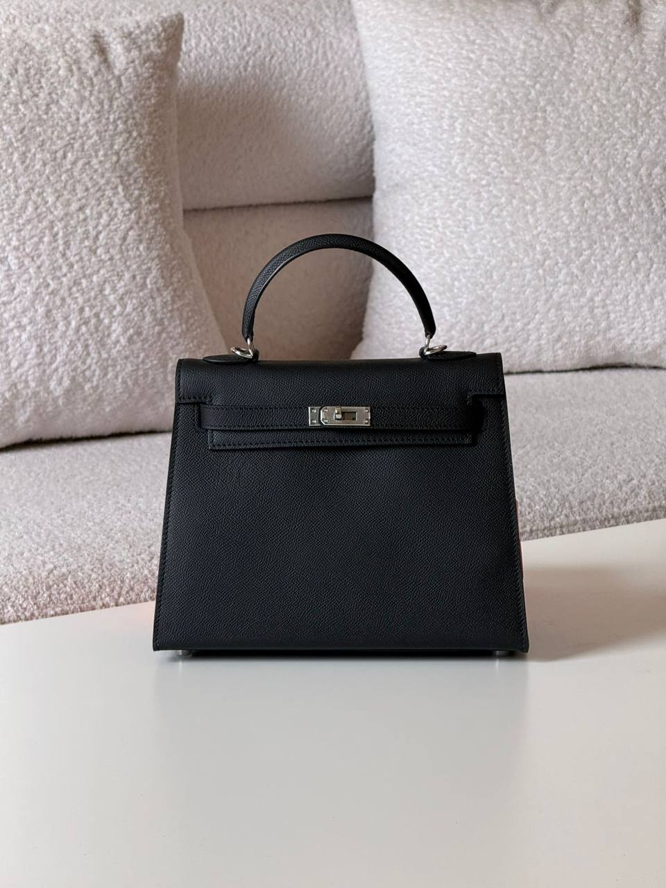 Hermes
kelly 25cm💥Master quality ✅with box📦
380 dhs✅

Zain51
♥️♥️♥️