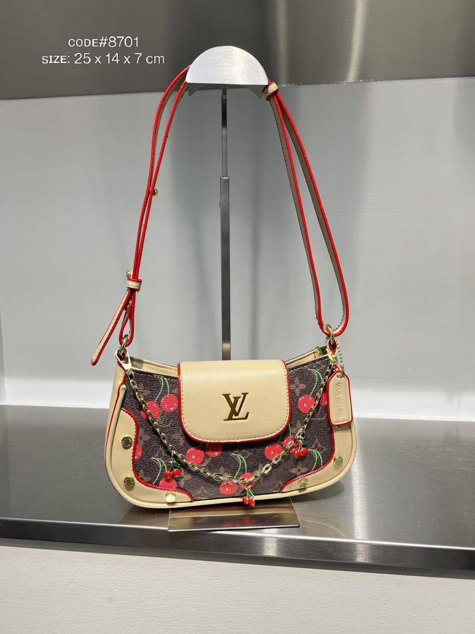 LV
sʜᴏᴜʟᴅᴇʀ ʙᴀɢ
ɢᴏʟᴅ ʜᴀʀᴅᴡᴀʀᴇ
sɪᴢᴇ : 25 cm

70 dhs🪙💕

Zain31
♥️♥️♥️