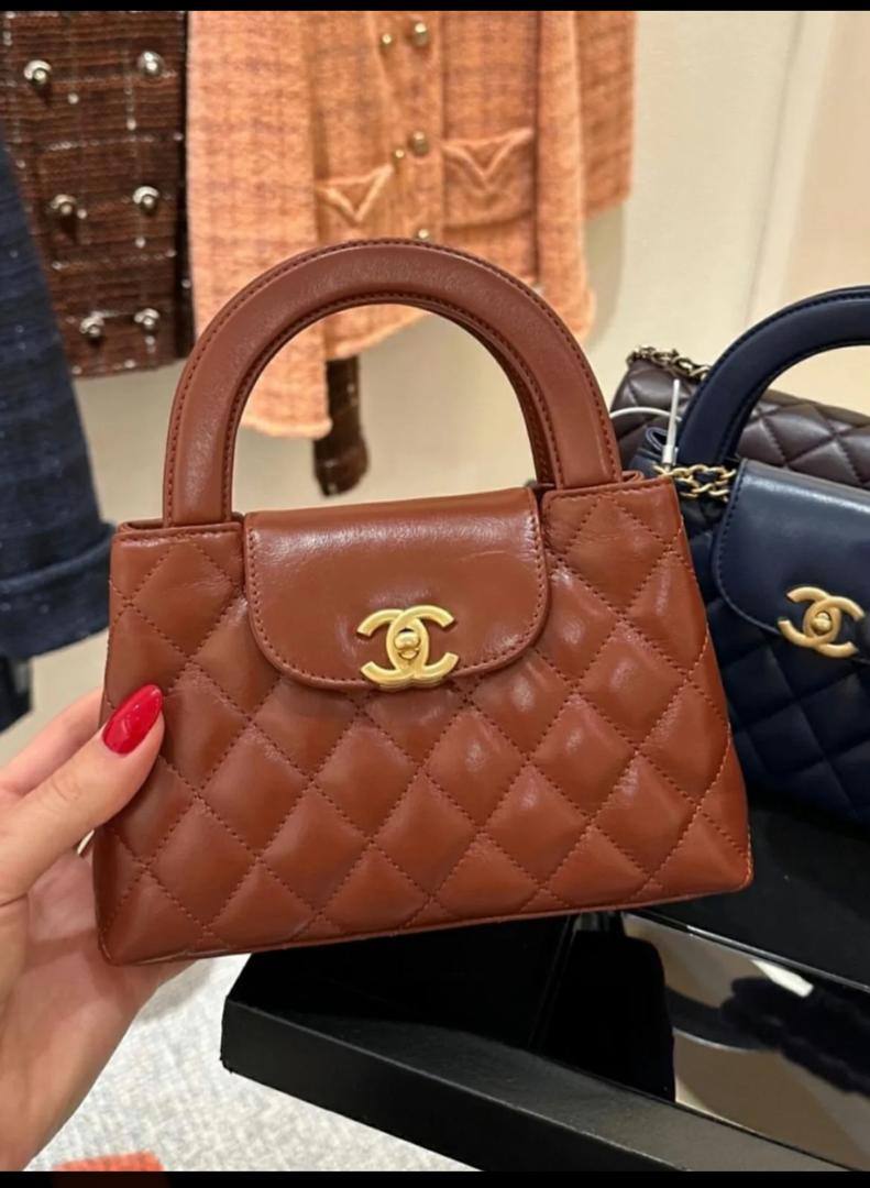 Chanel
100 dhs🇦🇪🇦🇪
with box20cm

Zain26
♥️♥️♥️