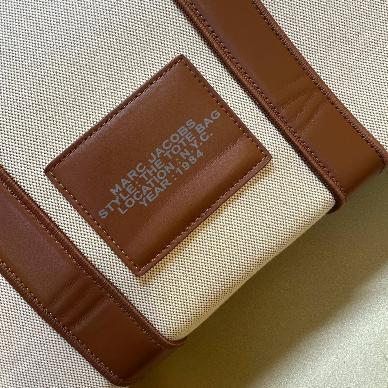 MARC JACOBS 
THE TOTE BAG BIG SIZE NEW CAME HIGH QUALITY 
130 DHS🇦🇪🇦🇪

Zain17
♥️♥️♥️