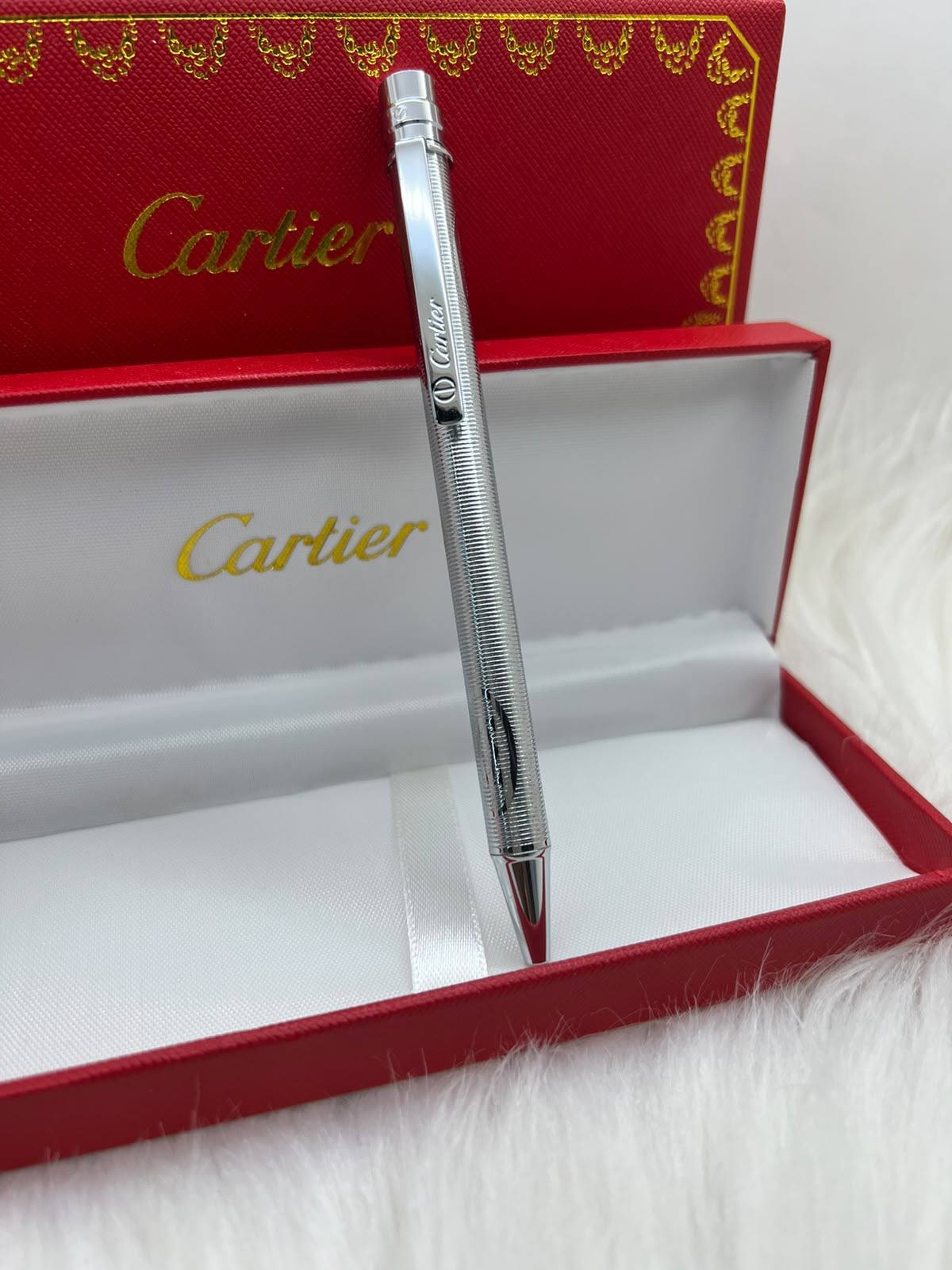 Cartier

Good quality 
55 dhs🇦🇪🇦🇪

Zain182
♥️♥️♥️