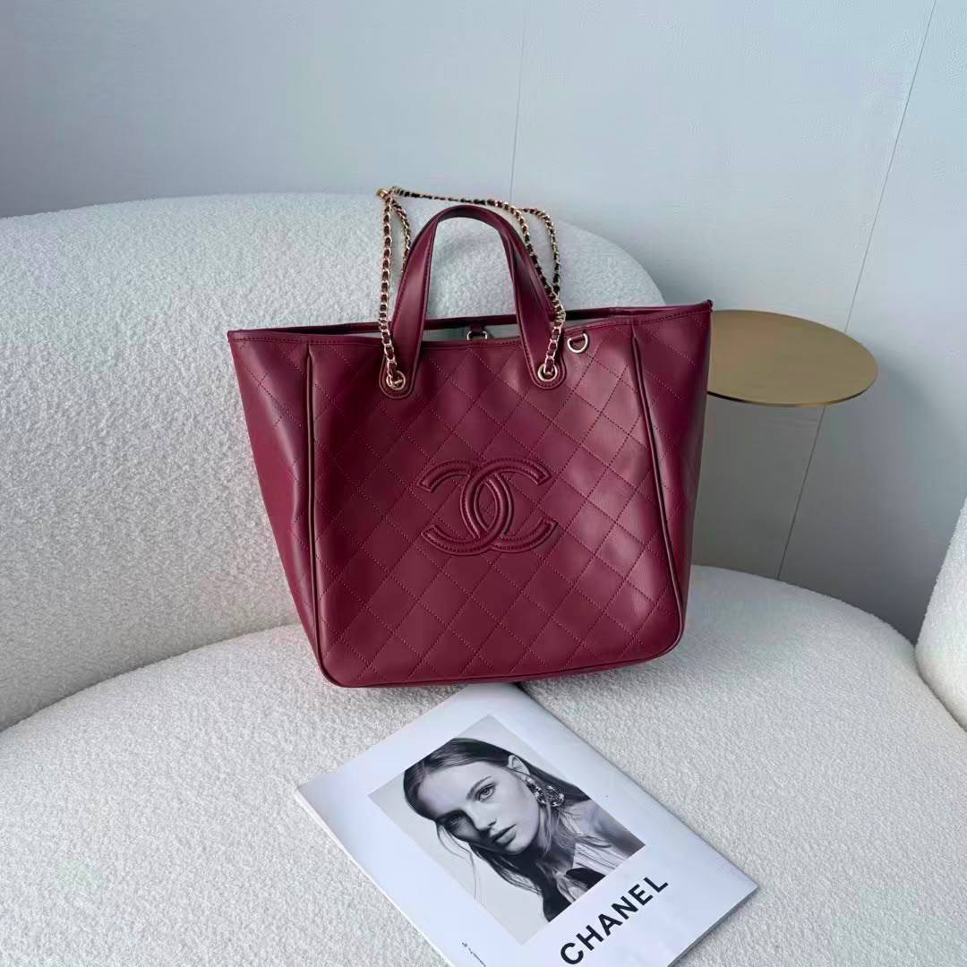 Chanel 
Master❣️❣️
#30cm =340 dhs🇦🇪🇦🇪
#21cm=320 dhs🇦🇪🇦🇪

Zain228
♥️♥️♥️
