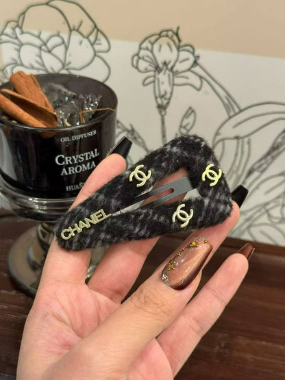 Head Accessories ❤️‍🔥*
good quality 💯
With paper bag🛍️
20 dhs💓

Zain216
♥️♥️♥️