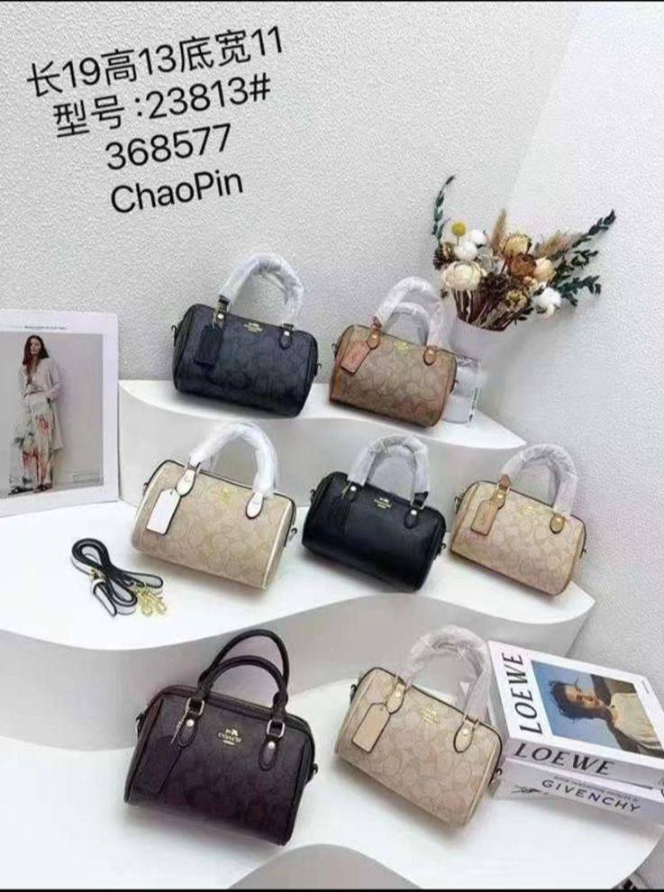 Coach
19cm 
85 dhs🪙💕

With Box
🎁🎁🎁

Zain50
♥️♥️♥️
