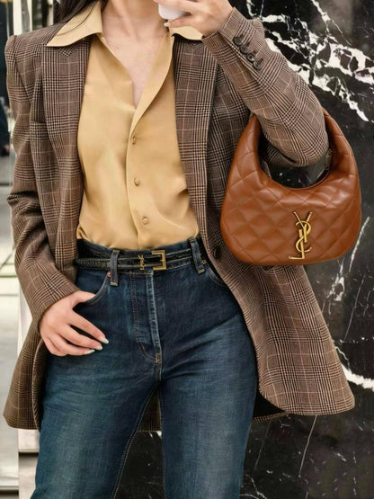 YSL

24*16cm

With box
🎁🎁🎁

110 dhs💓

Zain17
♥️♥️♥️