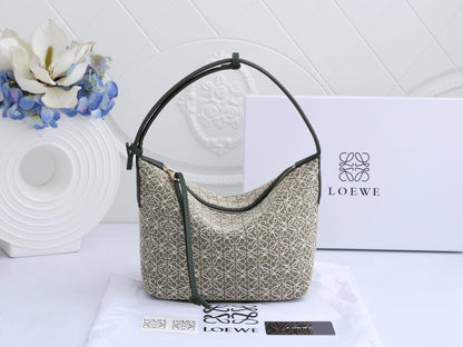 Loewe 
85 dhs✅
with box
size 20×10×20cm

Zain213
♥️♥️♥️