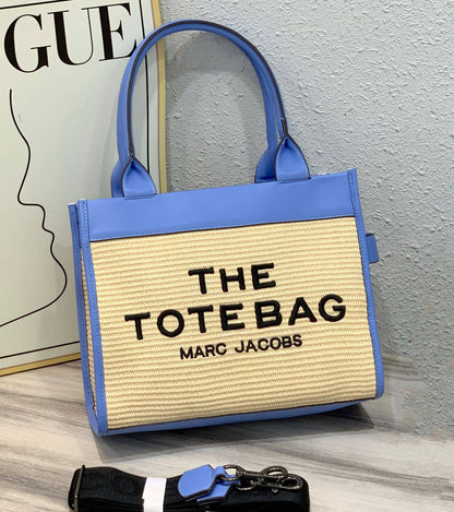 MARC JACOBS 
THE TOTE BAG 
GOOD QUALITY 
100 dhs✅

Zain295
♥️♥️♥️