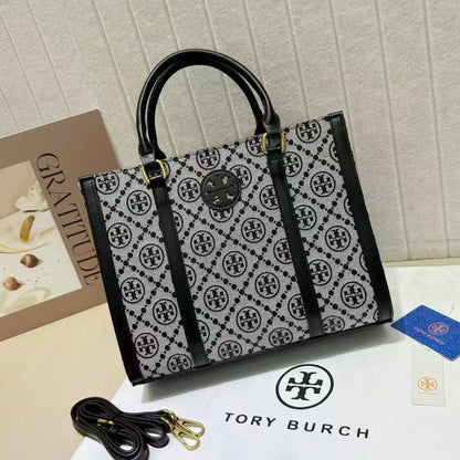 TORY BURCH 
NEW CAME GOOD QUALITY 

100 dhs👑
Size:30cm

Zain39
♥️♥️♥️