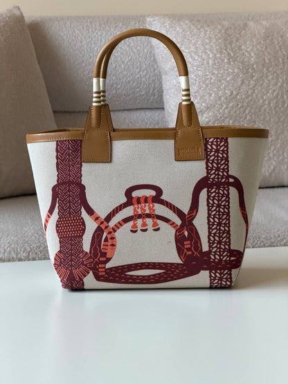 Hermes steeple 25cm💕master quality😍with box❤️
440 dhs🇦🇪🇦🇪

Zain52
♥️♥️♥️