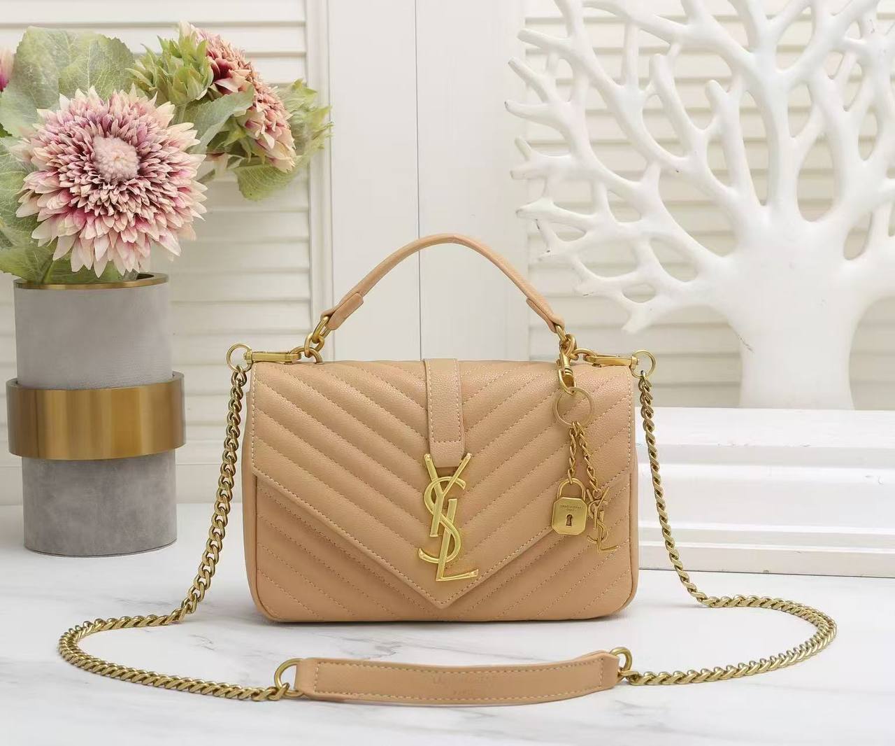 YSL
Best quality with box
120 dhs💓
size 24CM

Zain290
♥️♥️♥️