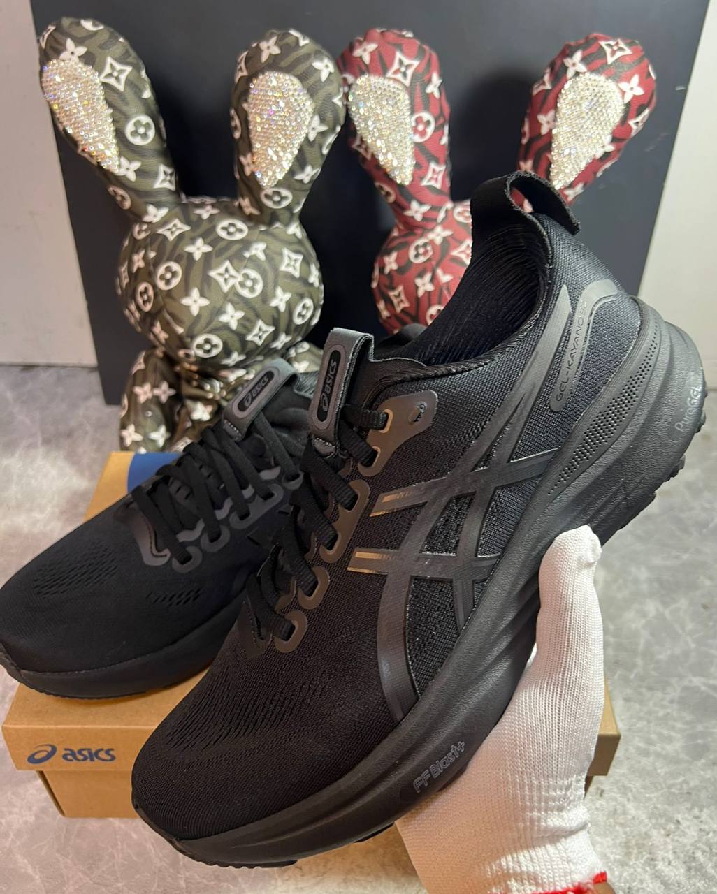 ASICS Men's Gel-Kayano 32 Running Shoes, Black 
36-45 Available 
220 dhs✅

Zain242
♥️♥️♥️