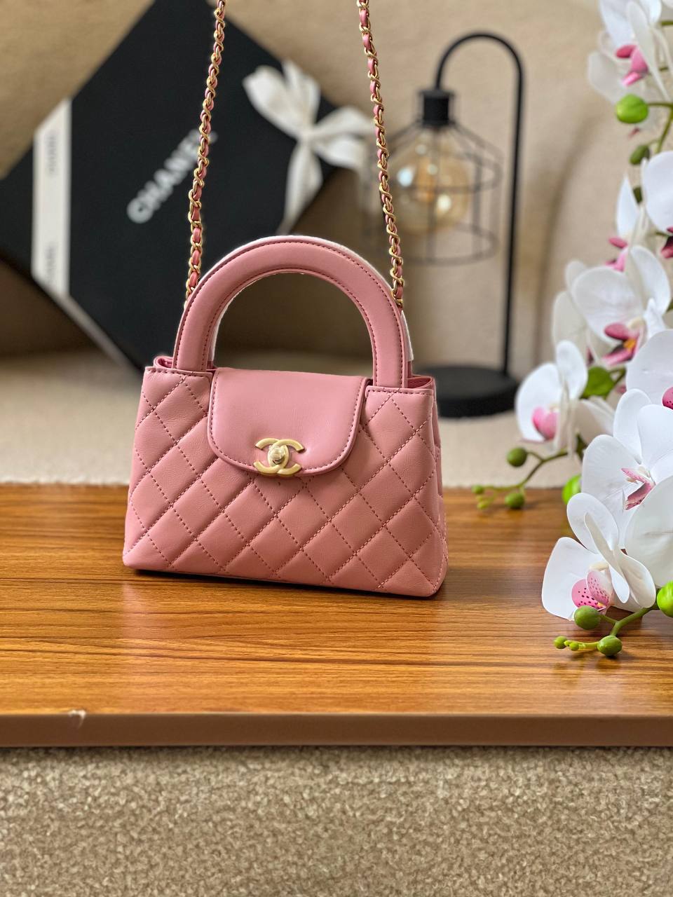 *CHANEL*
*19cm*
*Available Now*
For Price 👇 WTSP Text Zain 0568585901

Zain257
♥️♥️♥️