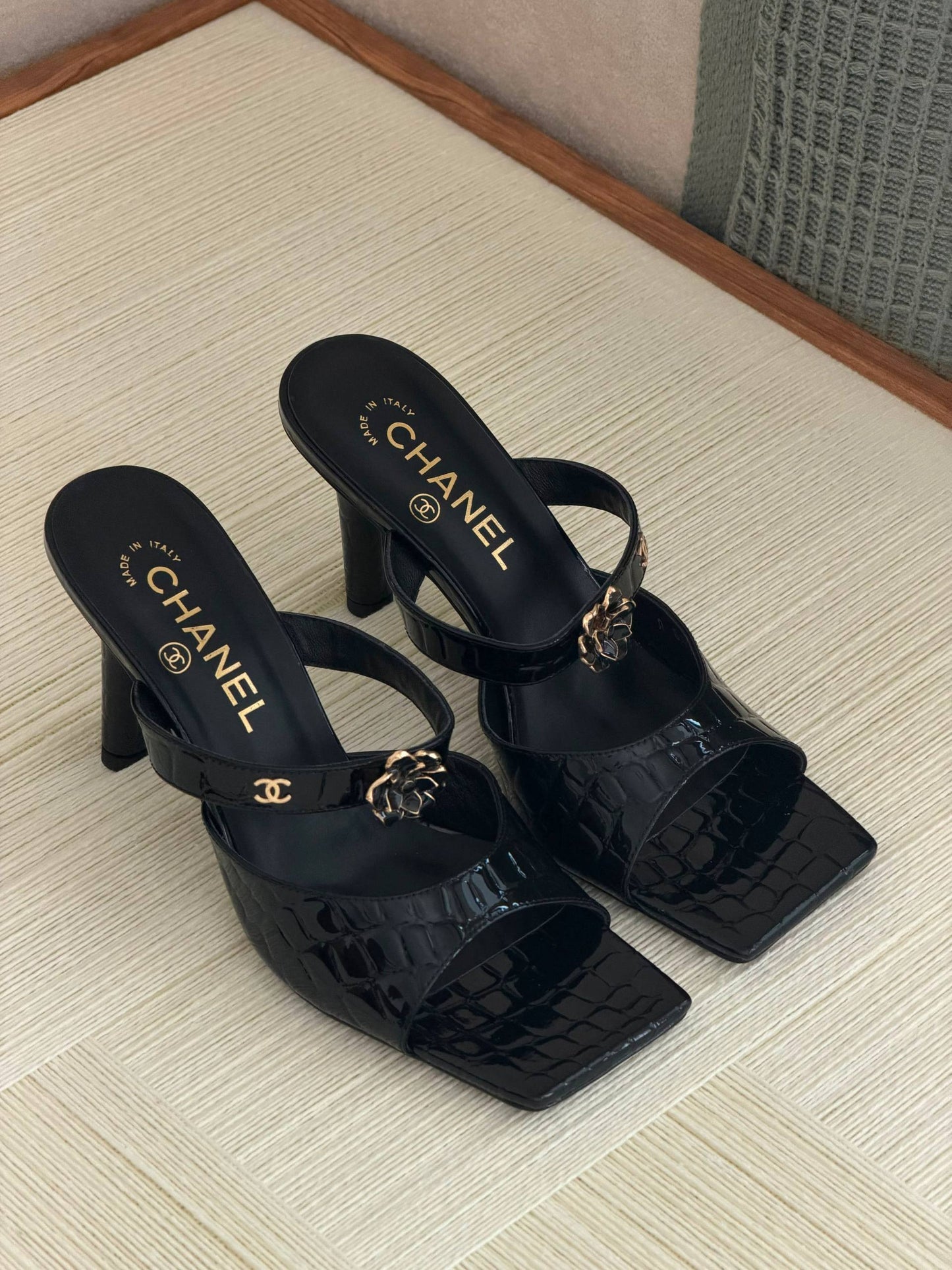 CHANEL
QUALITY:SUPER MASTER 😍💥
SIZE:36 TO 42😍🥰
450 dhs✅

Zain319
♥️♥️♥️