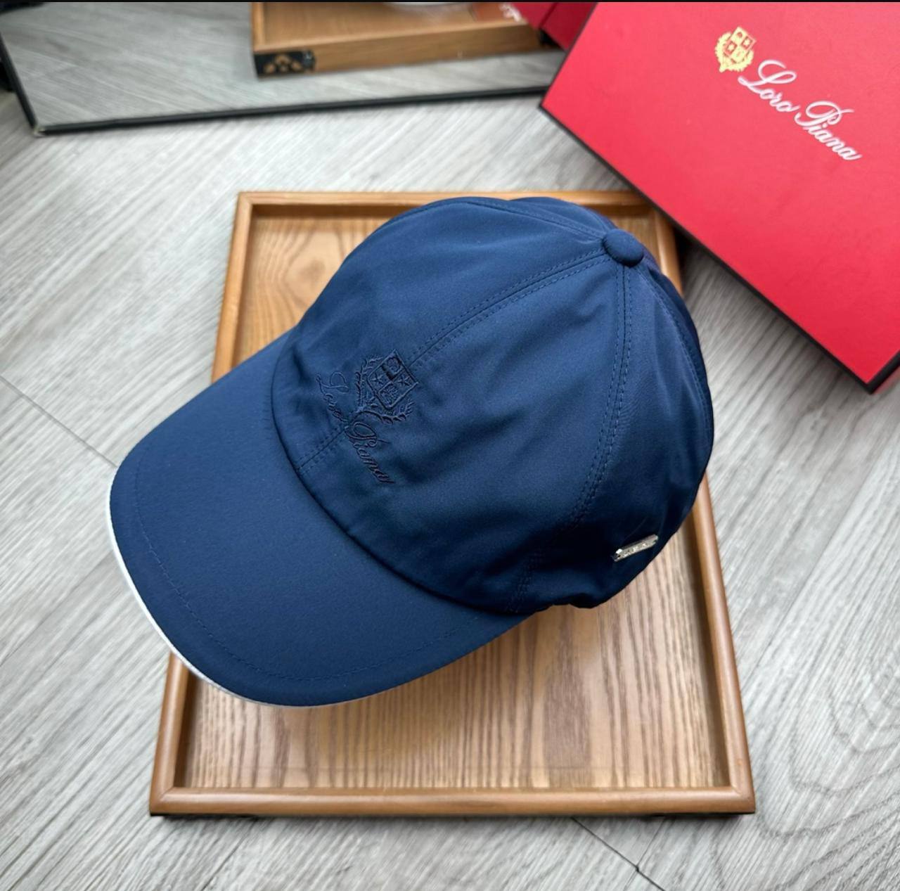 Cap Loro Piana
90 dhs🪙💚

Zain33
♥️♥️♥️