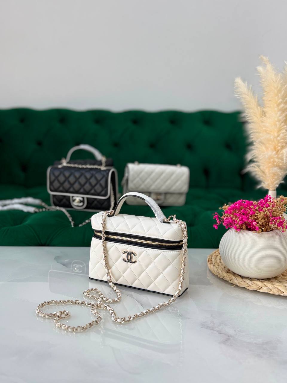 Chanel  ✨💥
Available original box 📦 
With full packing 🎀🎀
Super high quality 💥💥
For Price 👇 WhatsApp✅
0568585901 
0507557372
0552275751 Owner Zain 👌

Zain283
♥️♥️♥️