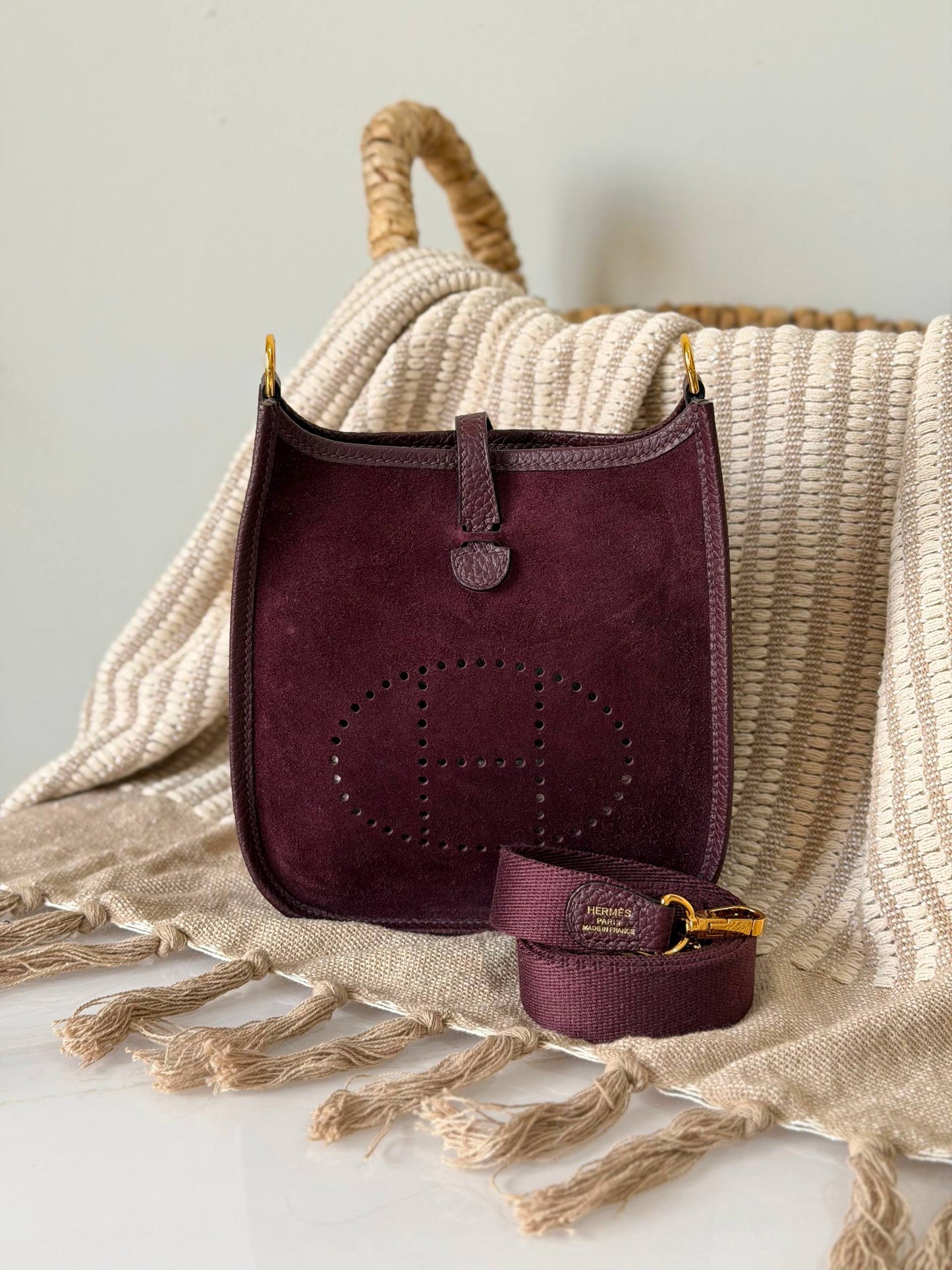 HERMES EVELYN velvet 
FULL HANDMADE
For Price 👇 WhatsApp✅
0568585901 
0507557372
0552275751 Owner Zain 👌

Zain315
♥️♥️♥️
