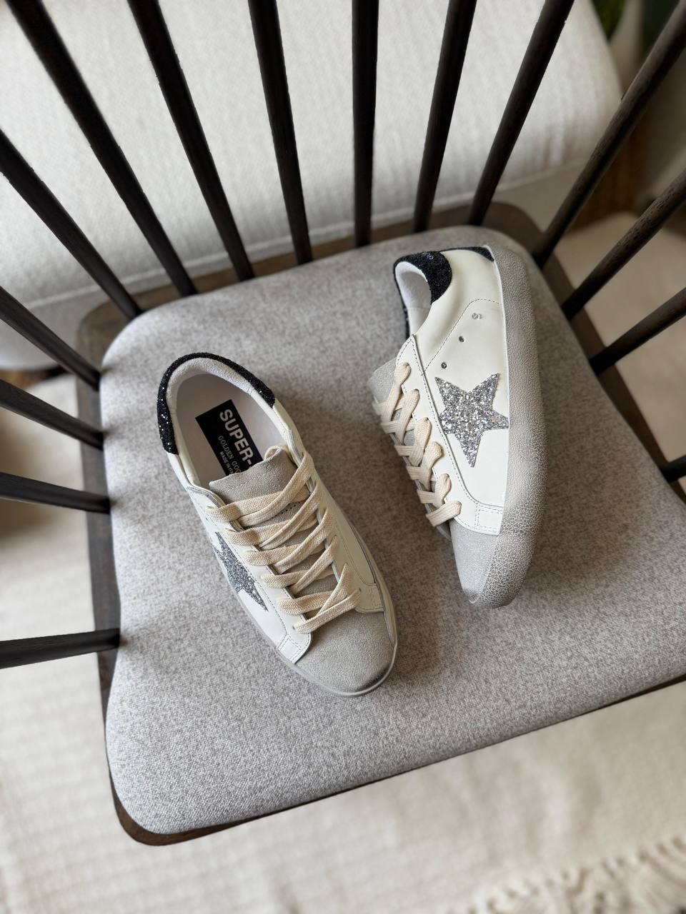 Golden Goose
𝑮𝑶𝑳𝑫𝑬𝑵 𝑮𝑶𝑶𝑺𝑬
𝑨𝑨𝑨 𝑸𝒖𝒂𝒍𝒊𝒕𝒚
𝑺𝒊𝒛𝒆 𝟑5 𝒕𝒐 𝟒2 
450 dhs✅

Zain81
♥️♥️♥️